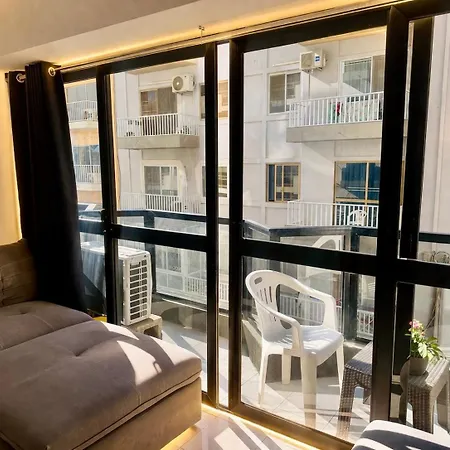 Δωμάτια σε οικογενειακή κατοικία Elite Area Hub