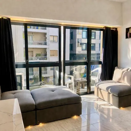 Δωμάτια σε οικογενειακή κατοικία Elite Area Hub *