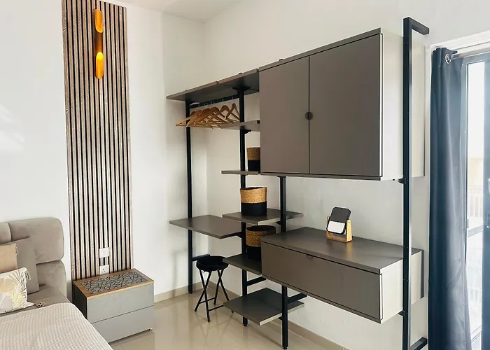 Elite Area Hub Homestay Sliema