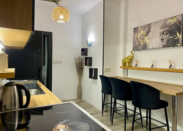 Elite Area Hub Homestay