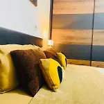 Проживание в семье Elite Area Hub