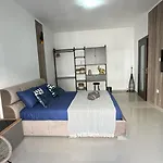 Elite Area Hub Проживание в семье