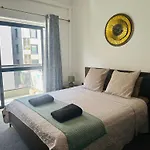 Проживание в семье Elite Area Hub *
