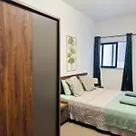 Elite Area Hub Проживание в семье *