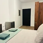 Elite Area Hub Проживание в семье