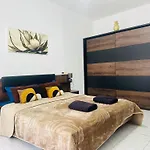 Elite Area Hub Проживание в семье *