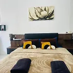 Проживание в семье Elite Area Hub