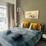 Проживание в семье Elite Area Hub *