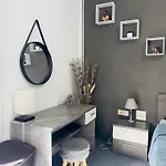 Проживание в семье Elite Area Hub