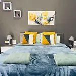 Проживание в семье Elite Area Hub *