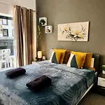 Elite Area Hub Homestay *