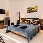 Elite Area Hub Homestay *