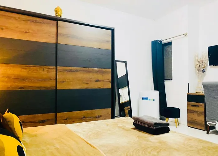 Gazde/Camere de închiriat Elite Area Hub