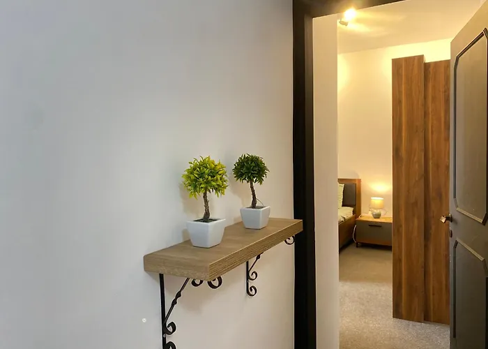 Gazde/Camere de închiriat Elite Area Hub *