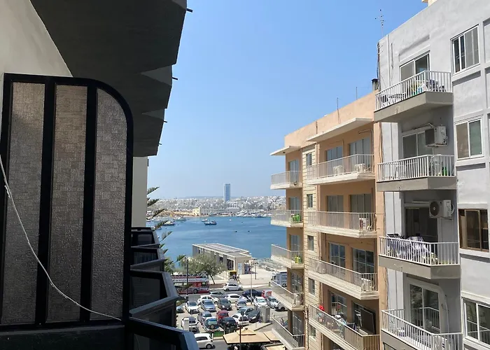 Gazde/Camere de închiriat Elite Area Hub