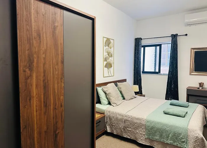 Elite Area Hub Gazde/Camere de închiriat *