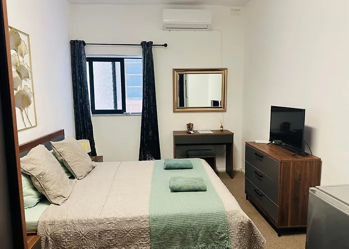 Gazde/Camere de închiriat Elite Area Hub