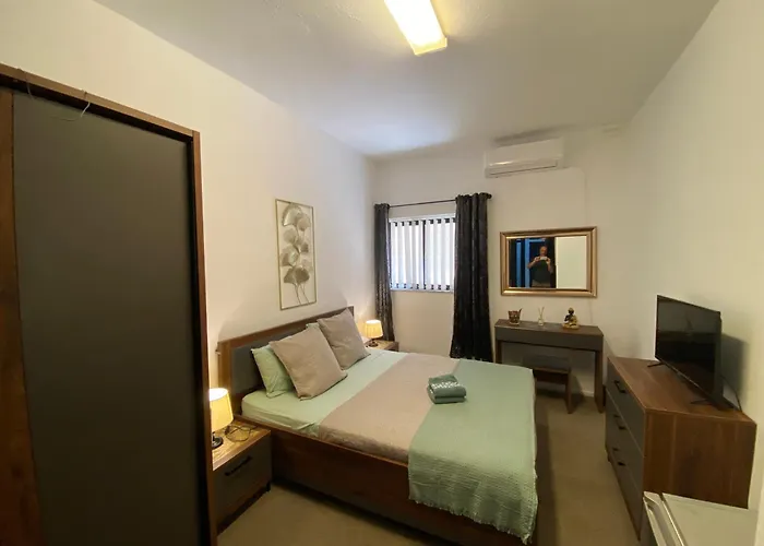 Elite Area Hub Gazde/Camere de închiriat *