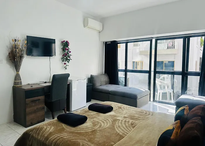 Elite Area Hub * Sliema